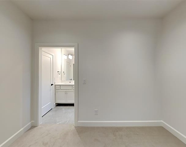 4417 Emerson Avenue - Photo Thumbnail 11