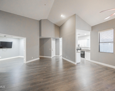 23750 N 75th Place - Photo Thumbnail 6