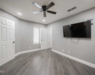 23750 N 75th Place - Photo Thumbnail 20