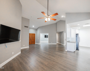 23750 N 75th Place - Photo Thumbnail 5
