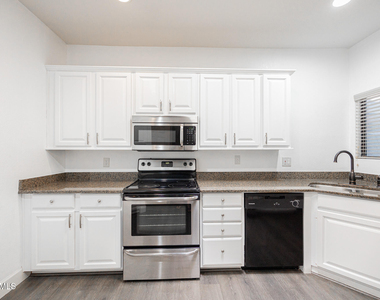 23750 N 75th Place - Photo Thumbnail 8