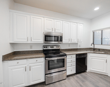 23750 N 75th Place - Photo Thumbnail 9