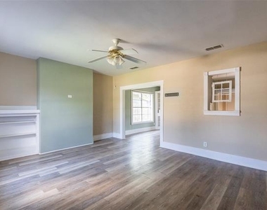 949 Palm Street - Photo Thumbnail 2