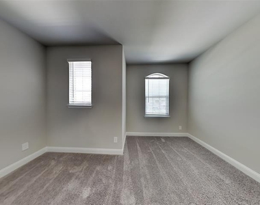 1024 Meadowlark Avenue - Photo Thumbnail 11