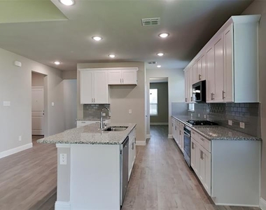 1024 Meadowlark Avenue - Photo Thumbnail 2