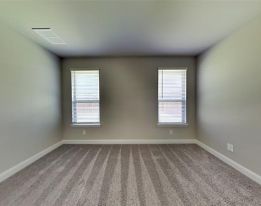 1024 Meadowlark Avenue - Photo Thumbnail 6