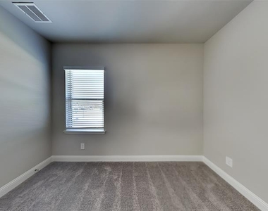 1024 Meadowlark Avenue - Photo Thumbnail 13
