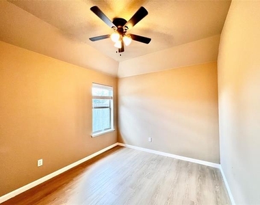 2513 Slalom Drive - Photo Thumbnail 20