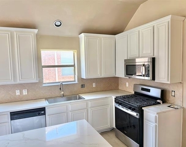 2513 Slalom Drive - Photo Thumbnail 2