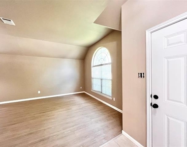 2513 Slalom Drive - Photo Thumbnail 5