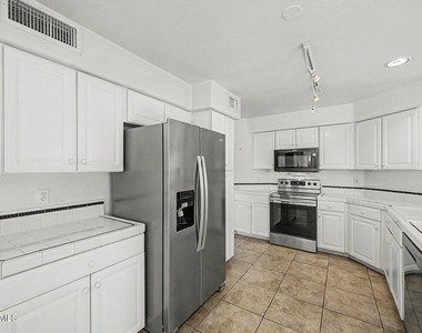 13166 W Cypress Street - Photo Thumbnail 12