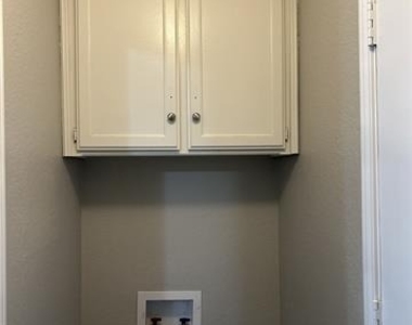 6621 N Park Drive - Photo Thumbnail 16