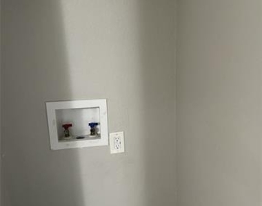 6621 N Park Drive - Photo Thumbnail 17