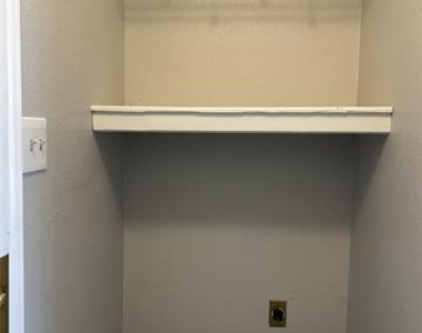 6621 N Park Drive - Photo Thumbnail 21