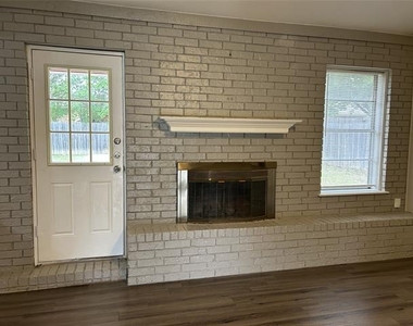 6621 N Park Drive - Photo Thumbnail 1