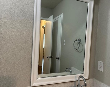 6621 N Park Drive - Photo Thumbnail 10