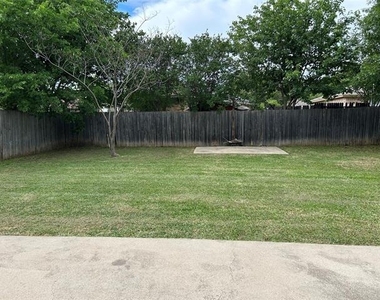 6621 N Park Drive - Photo Thumbnail 14