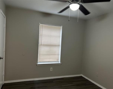 6621 N Park Drive - Photo Thumbnail 11