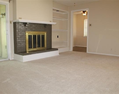 1903 N Floyd Road - Photo Thumbnail 3