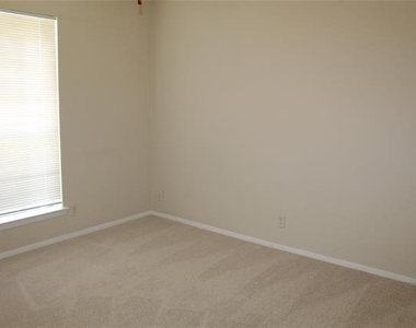 1903 N Floyd Road - Photo Thumbnail 10