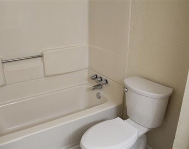 1903 N Floyd Road - Photo Thumbnail 15