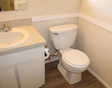 1903 N Floyd Road - Photo Thumbnail 12