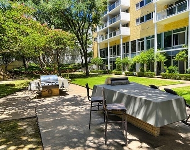 3883 Turtle Creek Boulevard - Photo Thumbnail 19