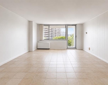3883 Turtle Creek Boulevard - Photo Thumbnail 4