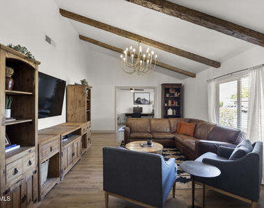 5449 E Larkspur Drive - Photo Thumbnail 8