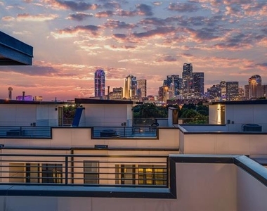 1813 Park Avenue - Photo Thumbnail 13
