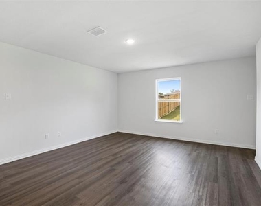 406 E Munson Street - Photo Thumbnail 5