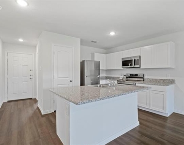 406 E Munson Street - Photo Thumbnail 3
