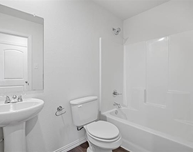 406 E Munson Street - Photo Thumbnail 11