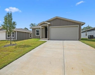 406 E Munson Street - Photo Thumbnail 17