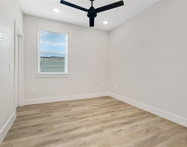 408 Foch Street - Photo Thumbnail 1