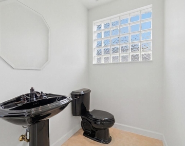 1716 Nw 124th Way - Photo Thumbnail 16