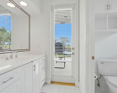 1716 Nw 124th Way - Photo Thumbnail 14