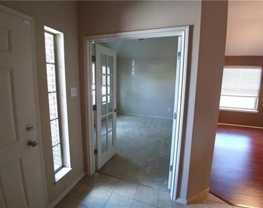 8512 Minturn Drive - Photo Thumbnail 7