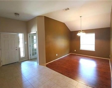 8512 Minturn Drive - Photo Thumbnail 5