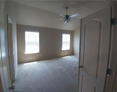8512 Minturn Drive - Photo Thumbnail 11