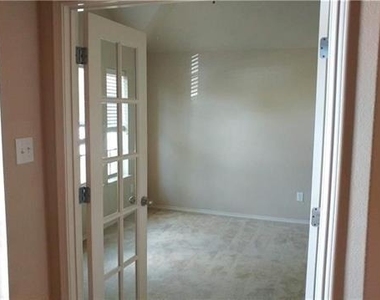 8512 Minturn Drive - Photo Thumbnail 10