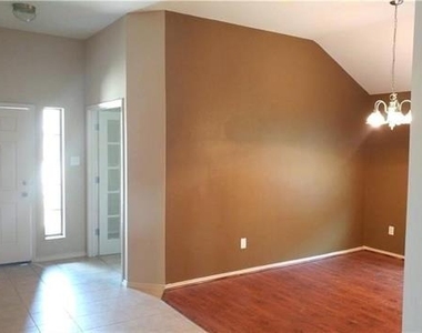 8512 Minturn Drive - Photo Thumbnail 6