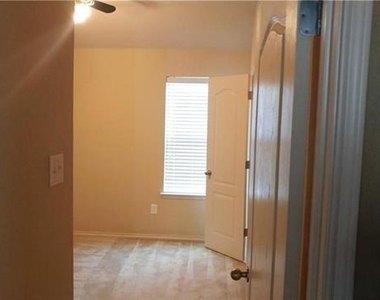 8512 Minturn Drive - Photo Thumbnail 14