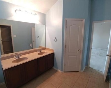 8512 Minturn Drive - Photo Thumbnail 22