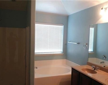 8512 Minturn Drive - Photo Thumbnail 18