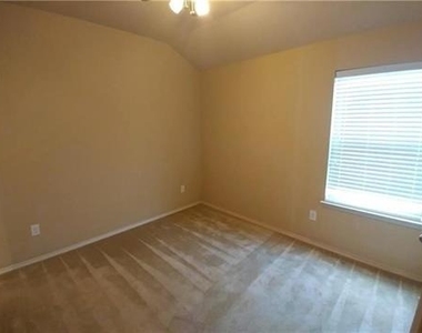 8512 Minturn Drive - Photo Thumbnail 13