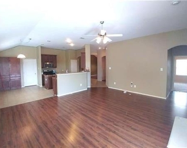 8512 Minturn Drive - Photo Thumbnail 2