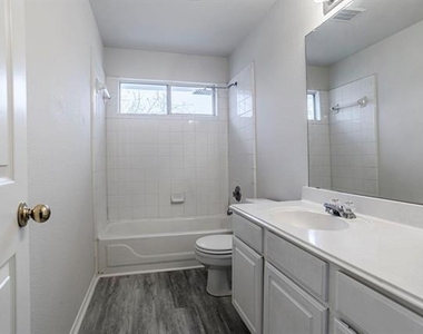 7025 Michael Drive - Photo Thumbnail 18