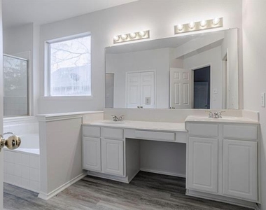 7025 Michael Drive - Photo Thumbnail 14
