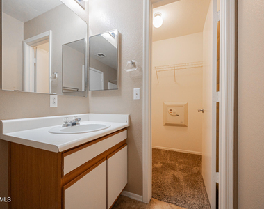 6413 W Elwood Street - Photo Thumbnail 11